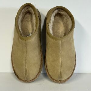 Bearpaw Tan and Khaki Slippers